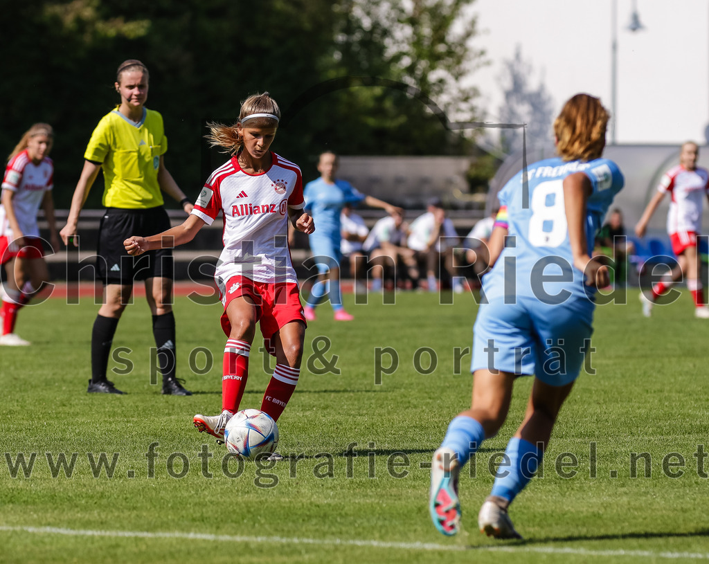 2023-09-09_037_FC_Bayern_Muenchen_gegen_SC_Freiburg | Aschheim, Deutschland, 09.09.2023:
Fußball, B-Juniorinnen-Bundesliga Süd 2023 / 2024, 1. Spieltag, FC Bayern München gegen SC Freiburg, Endergebnis: 4:0

Foto: Christian Riedel / fotografie-riedel.net
