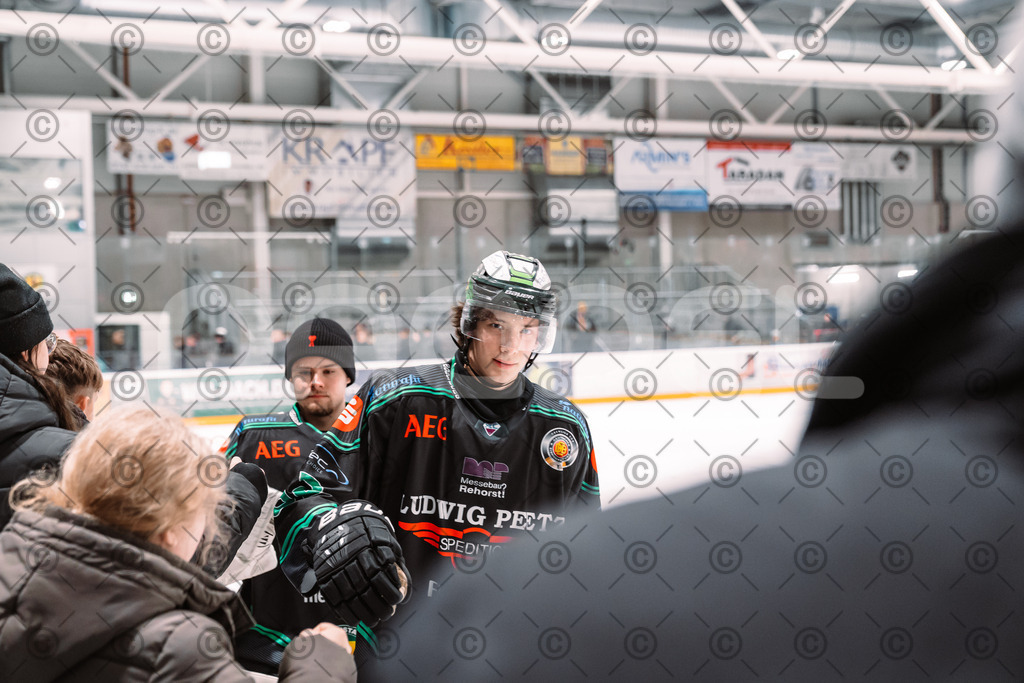 Alligators_vs_Fuessen_21_11_2025-103 | Höchstadt Alligators Fotogalerie: Eishockey-Action aus Franken. Professionelle Spielfotos, Portraits & Stadionbilder zum Download. Jetzt entdecken! - Realisiert mit Pictrs.com