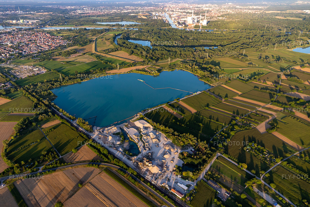 Luftbild: Willersinn Kies und Splitt in Hagenbach im Bundesland Rheinland-Pfalz in Deutschland. Foto: IMG_121042.jpg vom 23.07.2020 durch Werner Riehm/FLY-FOTO.de