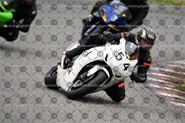 25bt02-1085 | markuskiefer.com - Realisiert mit Pictrs.com