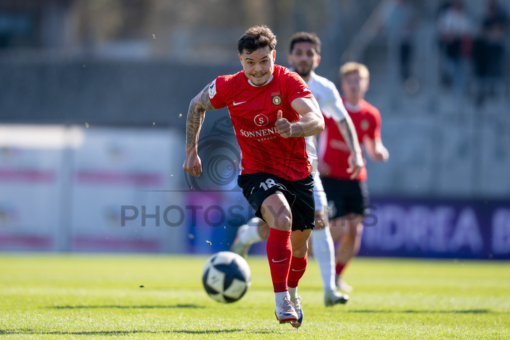 SG Sonnenhof Großaspach vs. KSV Hessen Kassel, Fussball, Regionalliga Südwest, 23. Spieltag, Saison 2025/2026, 07.03.2026 | Niklas Pollex (SG Sonnenhof Großaspach, #18),SG Sonnenhof Großaspach vs. KSV Hessen Kassel, Fussball, Regionalliga Südwest, 23. Spieltag, Saison 2025/2026, 07.03.2026Foto: photosbyphips/Philip Ziegler