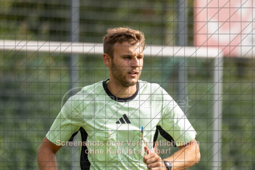 20250831_160734_0100 | #,TSV Ottenbach (gelb) vs. KSG Eislingen (grün), Fussball, Kreisliga A3 - Bezirk Neckar/Fils, 02. Spieltag, Saison 2025/2026, Rasensportplatz Nebenplatz, Im Buchs, 73113 Ottenbach, 31.08.2025 - 15:00 Uhr,Foto: PhotoPeet-Sportfotografie/Peter Harich