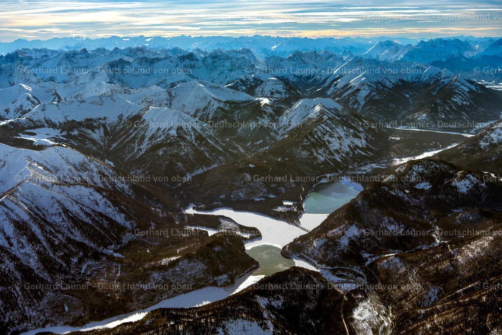 3900297 | Sylvensteinstausee  mit Blick auf Karwendelgebirge