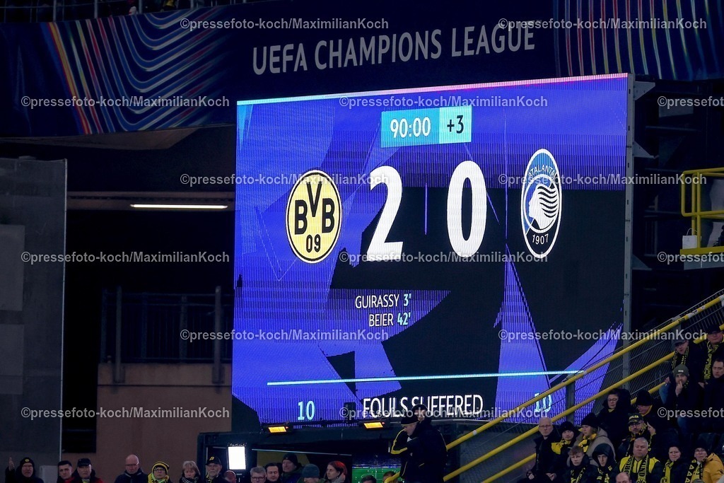 UCL17022601108 | 17.02.2026, Fußball, UEFA Champions League, Borussia Dortmund - Atalanta Bergamo, BVB Stadion, Play-Offs Hinspiel, Saison 2025 2026: Anzeigetafel mit Endstand 2:0 für den BVB  Regulations prohibit any use of photographs as image sequences and or quasi-video.