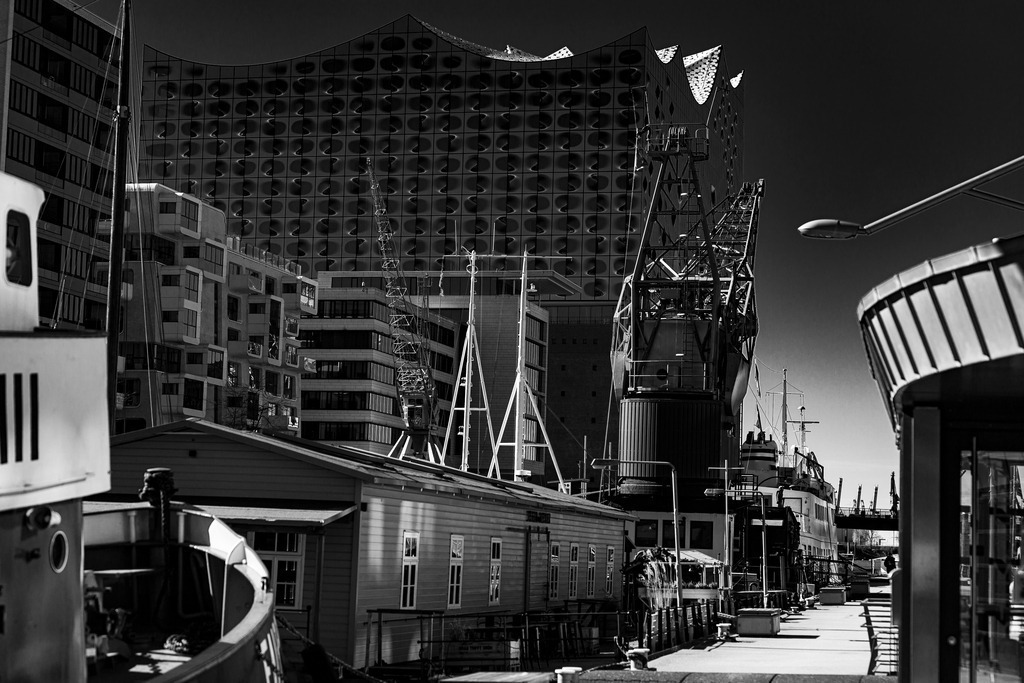 _MSC3579 | Fotografie, Shop, Art, Kunst, Feuer, Schwarzweiß, SW, BW, Black and White, Foto, Hamburg, Hamburger Hafen, Hamburg City, Hafen, Fotokunst, Photoart, Feuer, Feuerfotos, fire, fire photo - Realisiert mit Pictrs.com