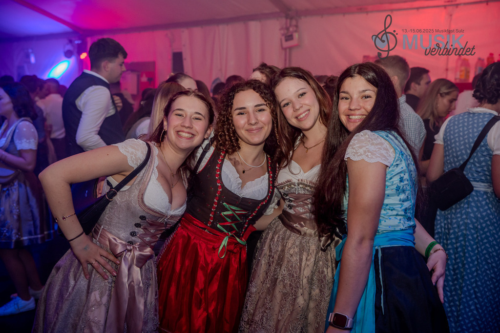 DSC_5464 | "Fussifoto.com – Ihr Ansprechpartner für hochwertige Fotografie! Entdecken Sie kreative Bilder und professionelle Dienstleistungen. Kontaktieren Sie uns für Ihre Projekte!"