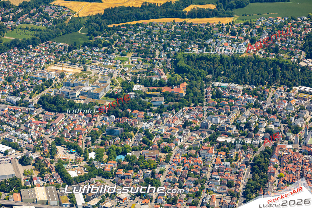 Aktuelles Luftbild von  Ravensburg - Die Luftaufnahme wurde 2022 mittels UL-Flugzeug erstellt ( keine Drohne ) - hochauflösende Kamera-Systeme von  Canon -Beste Qualität - Für grossformatige Ausdrucke geeignet. Die Geschenkidee !