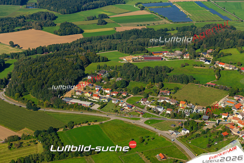 Das Luftbild der Stadt Tännesberg wurde 2021 vom Flugzeug heraus erstellt (keine Drohne) Aufnahmehöhe ca.450 Meter- hohe Bildauflösung und Druck-Qualität garantiert!