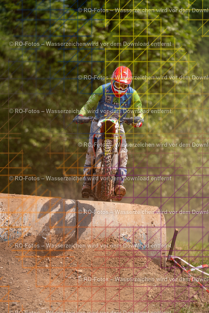 Wolfshausen 5 Lauf -119 | Sportfotografie von RO-Fotos: Motorsport, Motocross, Enduro, Laufveranstaltungen und Triathlon. Professionelle Fotos von Sportlern und Events. - Realisiert mit Pictrs.com