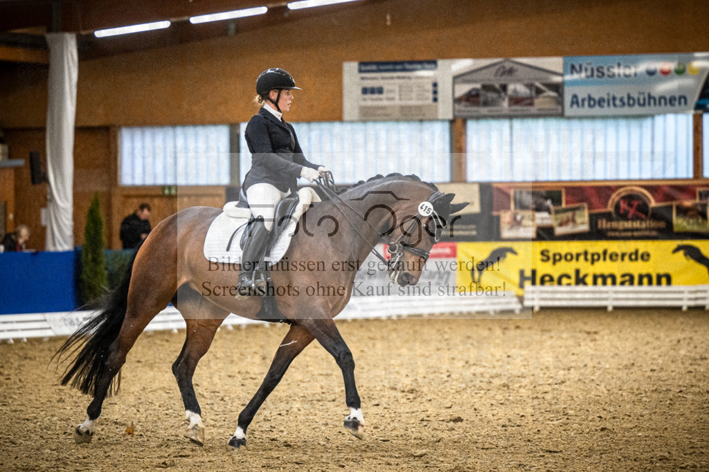 DOS_3019 | Entdecke hochwertige Reitturnierfotos von Foto Oger. Professionell, emotional und authentisch – jetzt Lieblingsmomente im Shop bestellen.Deutschlandweite Turnierfotografie. - Realisiert mit Pictrs.com