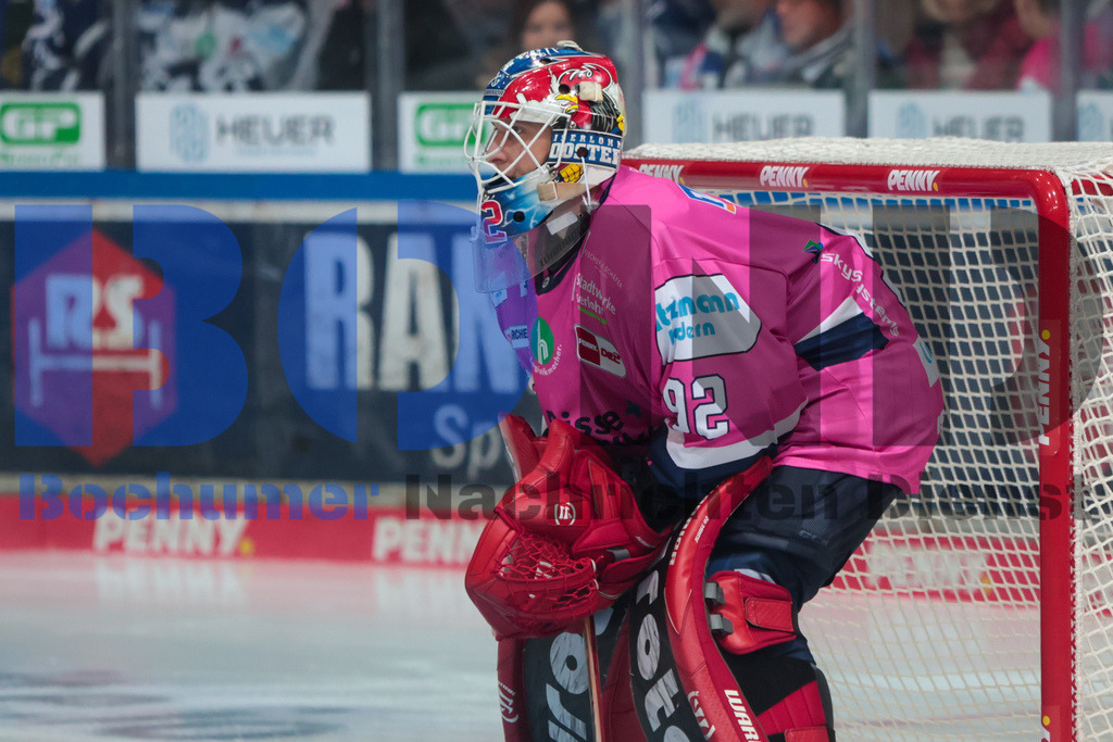 SES_ISEDRE20251010-33 | bond - Realisiert mit Pictrs.com