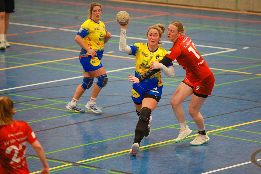 SvSchermbeck_SVN_061225_123 | Bildergalerie von Sport-Ereignissen aber auch von weiteren spannenden Dingen - nicht nur vom Niederrhein. In Anlehnung an den bekannten Spruch von Hanns Dieter Hüsch heißt das Motto: "Niederrhein ist überall".  - Realisiert mit Pictrs.com