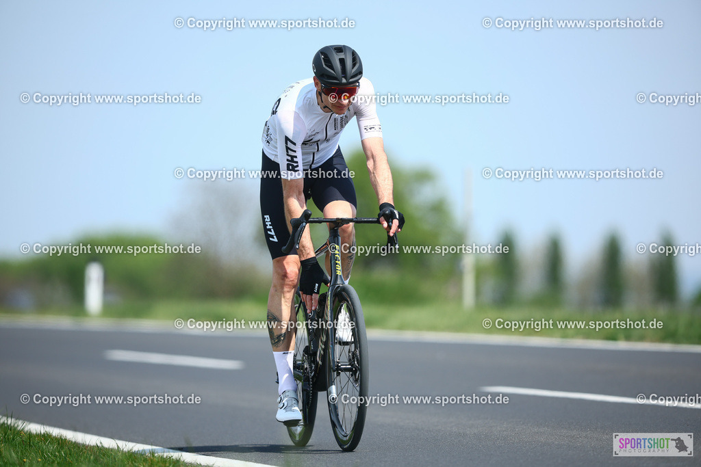 437_TRA55651 | Neusiedlersee Radmarathon 2026@sportshot_your_pictrs #yourpictures#roadtowm2029 #nrm #neusiedlerseeradmarathon #neusiedlersee #neusiedlerseetourismus #burgenland #mörbisch #nrm26 #burgenlandtourismus #voglundco #poweredbyburgenlandtourismus #radsport #rad #marathon #ucigranfondo #visitburgenland #ucigranfondoworldseries