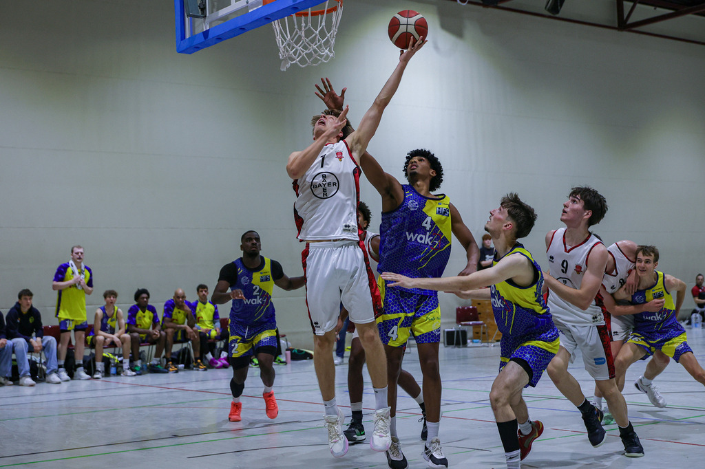 Regio BAYER GIANTS vs SV Haspe 70-92 | Fotos von Basketballspielen aus dem Raum NRW fotografiert von Gero Mueller-Laschet und Daniel Schaefer - Realisiert mit Pictrs.com