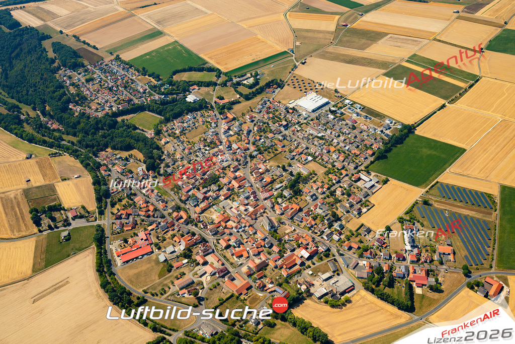 Die Luftaufnahme Steinbach - Burghaun wurde 2022 vom Flugzeug aus (keine Drohne) erstellt. Hohe Auflösung -für große Poster und Wandbilder geeignet - Garantiert!