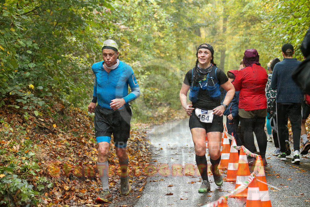 241027_1417_EX1_7325 | Sportfotografie im Rhein-Sieg Kreis, Köln, Bonn, NRW, Rheinland Pfalz, Hessen, etc. Unser Tätigkeitsfeld umfasst den Laufsport vom Volkslauf über den Marathon, Duathlon, Triathon bis zum Ultralauf wie Kölnpfad Ultra oder Schindertrail.
