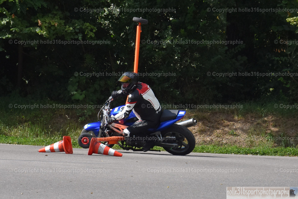 DSC_0803 | Sportfotografie , Motorsport, Motoross, Reitsport, Mointainbike, Enduro,
Landschaft , Outdoor, Eventfotografie, Landschaft, Bilder online bestellen - Realisiert mit Pictrs.com