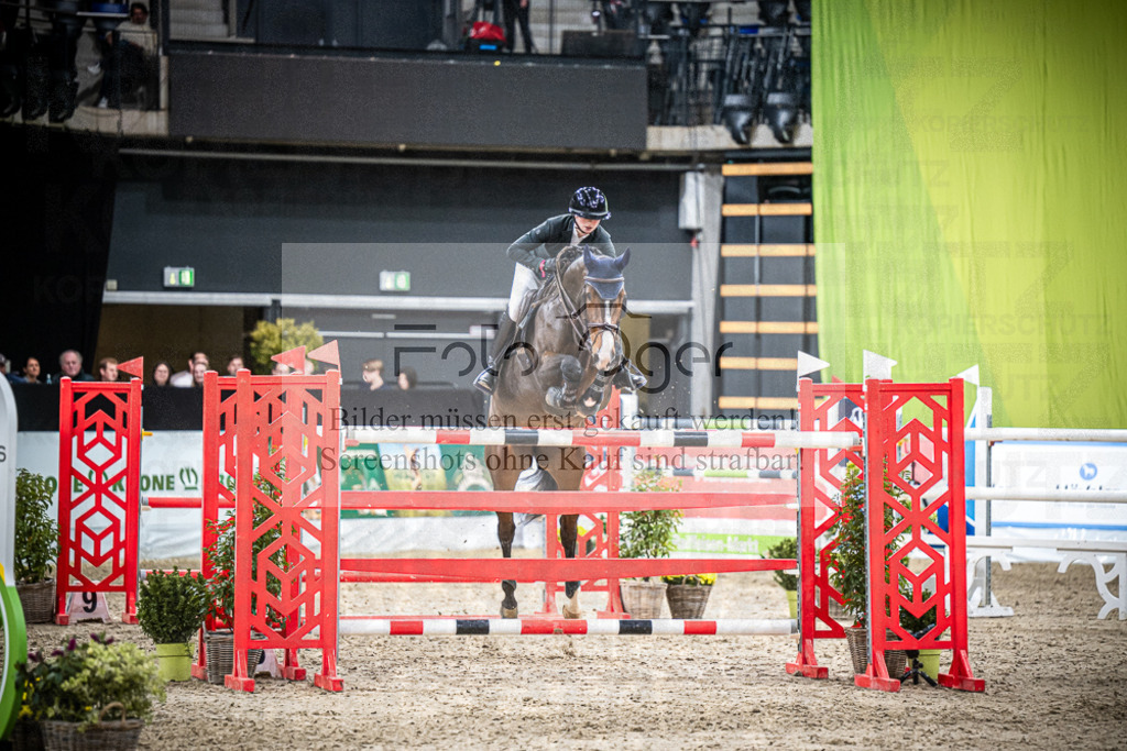 DOS_1818 | Entdecke hochwertige Reitturnierfotos von Foto Oger. Professionell, emotional und authentisch – jetzt Lieblingsmomente im Shop bestellen.Deutschlandweite Turnierfotografie. - Realisiert mit Pictrs.com