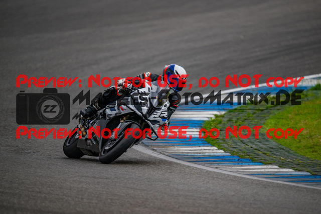 MaZZes_FotoMatrix_240701_6007705_5207 | GELB