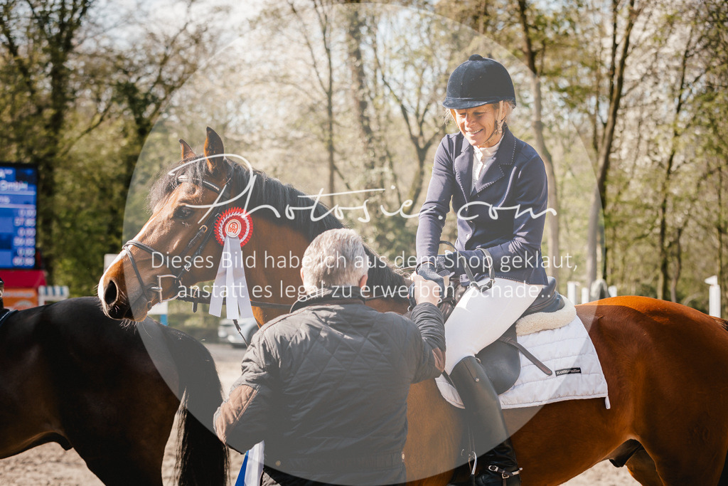 3I6A3784 | Stimmungsvolle Portraits und Reitsportfotografie im Ruhrgebiet und im Münsterland.

Pferdefotografie, Hundefotografie, Tierfotografie, Reportagen, Portraits von Tier und Mensch, Turnierfotografie in Bochum, Recklinghausen, Marl, Haltern am See, Dülmen.. - Realisiert mit Pictrs.com