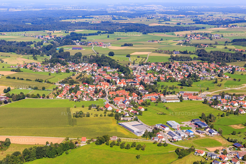 Luftbild: Ortsansicht von Südosten im Ortsteil Siegenwieden in Bergatreute im Bundesland Baden-Württemberg in Deutschland. Foto: IMG_129133.jpg vom 04.09.2021 durch Werner Riehm/FLY-FOTO.de