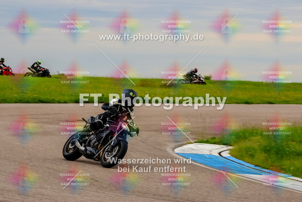 MotoTeam-1945 | Hier findet Ihr Bilder von Touristenfahrten auf der Nürburgring Nordschleife oder von anderen Veranstaltungen die ich besucht habe. Viel Spass beim Durch Schauen 