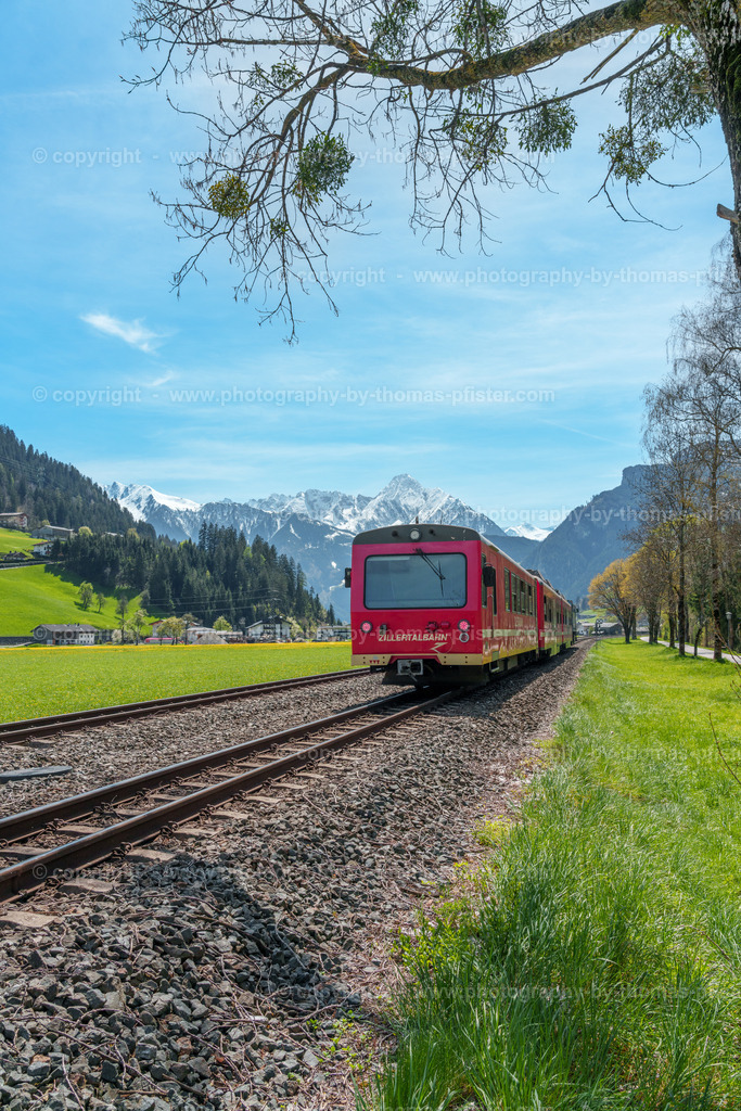 Zillertalbahn im Frühling copyright  Thomas Pfister-2 | PHOTOGRAPHY BY THOMAS PFISTER