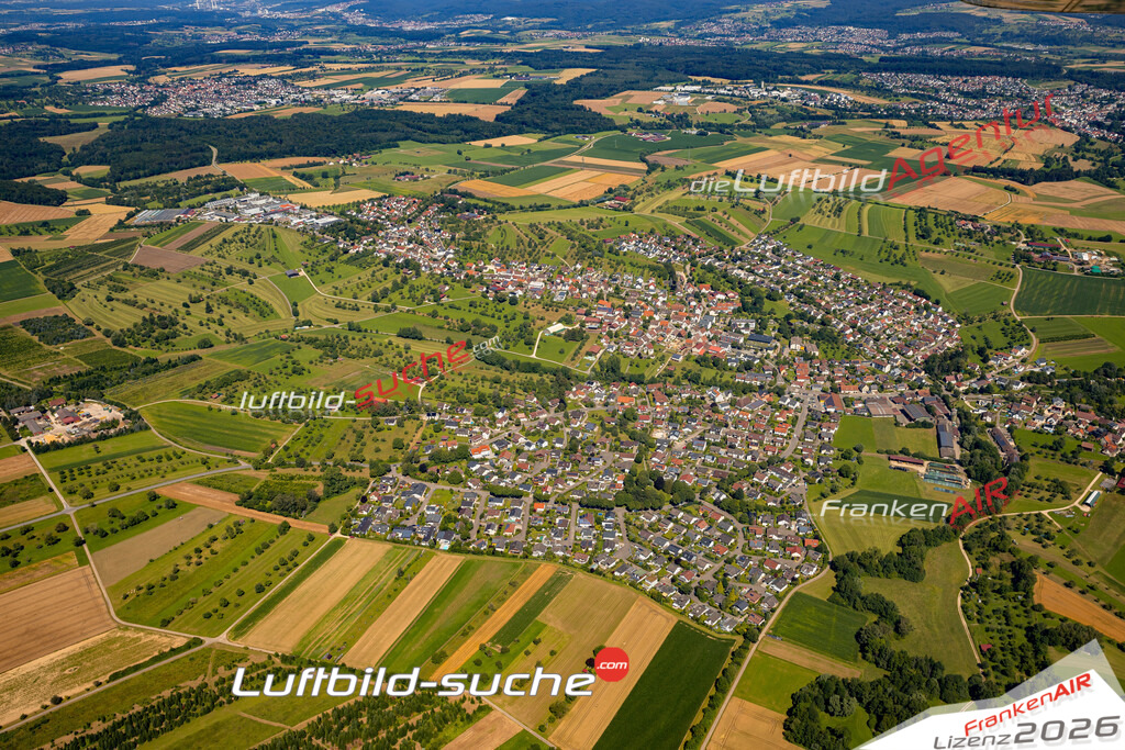Das Luftbild zeigt :  Hattenhofen - Die Luftaufnahme wurde 2024 vom UL-Flugzeug aus erstellt ( keine Drohne ) - Hochauflösende Luftaufnahme - Für grossformatige Ausdrucke geeignet. Die Geschenkidee !Mit Lizenz und Bildrechte bestellbar