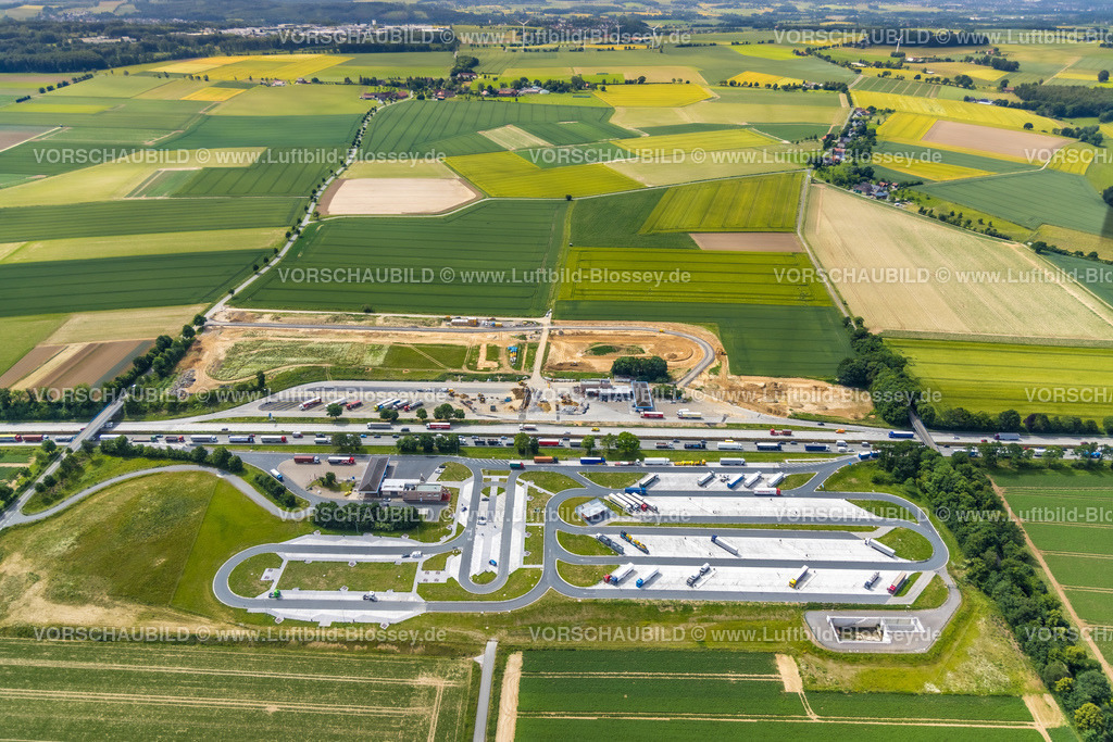 Werl220601326 | Luftbild, archeologische Ausgrabungsstätte, Baustelle an der Autobahnraststätte Am Haarstrang an der Autobahn A44,  Westbüderich, Werl, Soester Boerde, Nordrhein-Westfalen, Deutschland