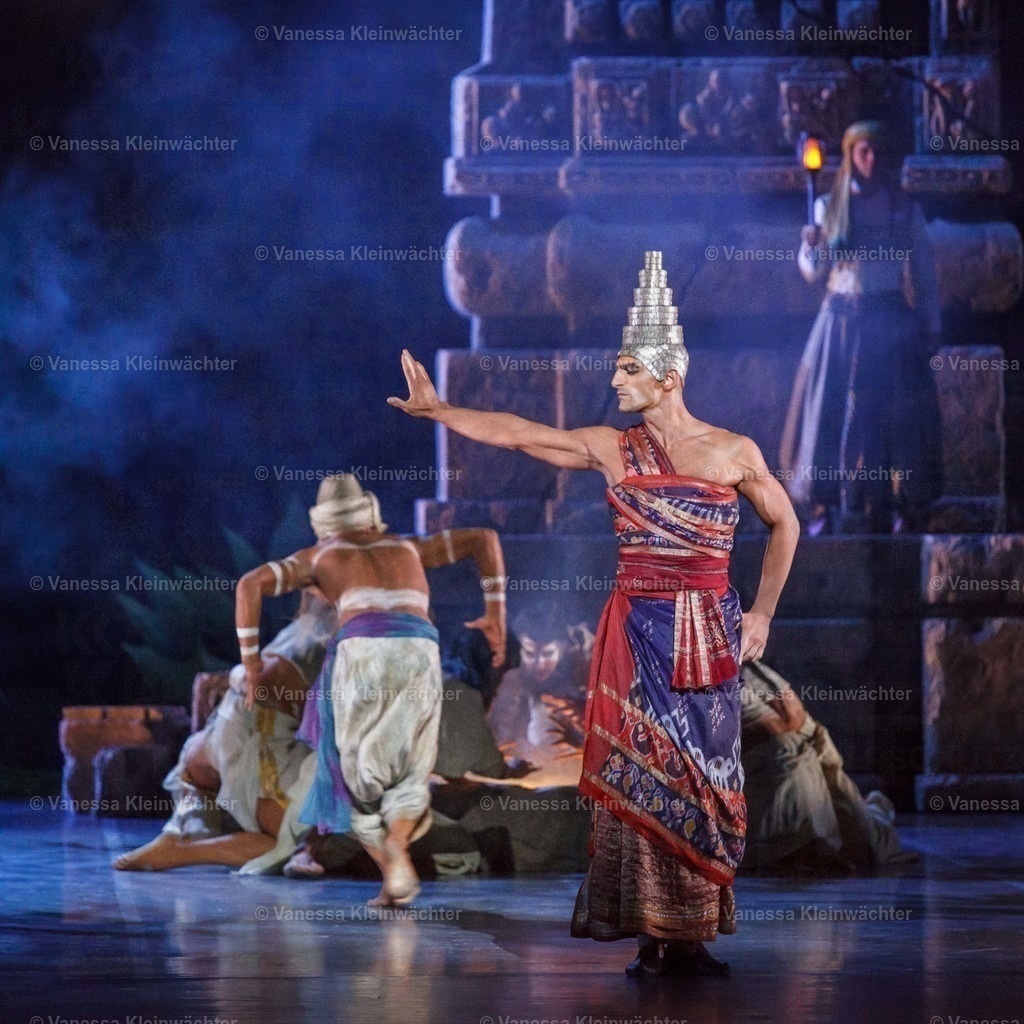  Ballett "La Bayadère" (Fotoprobe) in der Staatsoper unter den Linden | Berlin, 02.11.2018: Fotoprobe des Balletts "La Bayadere" in der Staatsoper Unter Den Linden.  - Realisiert mit Pictrs.com