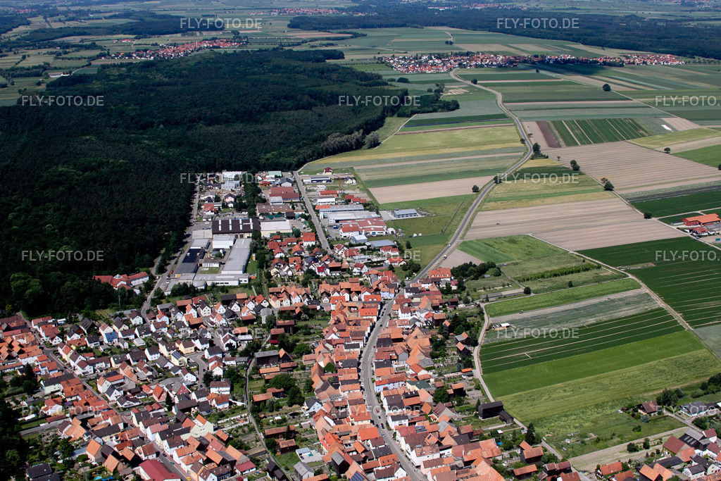 Luitpoldstr | Luftbild: Luitpoldstr in Hatzenbühl im Bundesland Rheinland-Pfalz in Deutschland. Foto: IMG_18453.jpg vom 30.05.2009 durch Werner Riehm/FLY-FOTO.de - Realisiert mit Pictrs.com