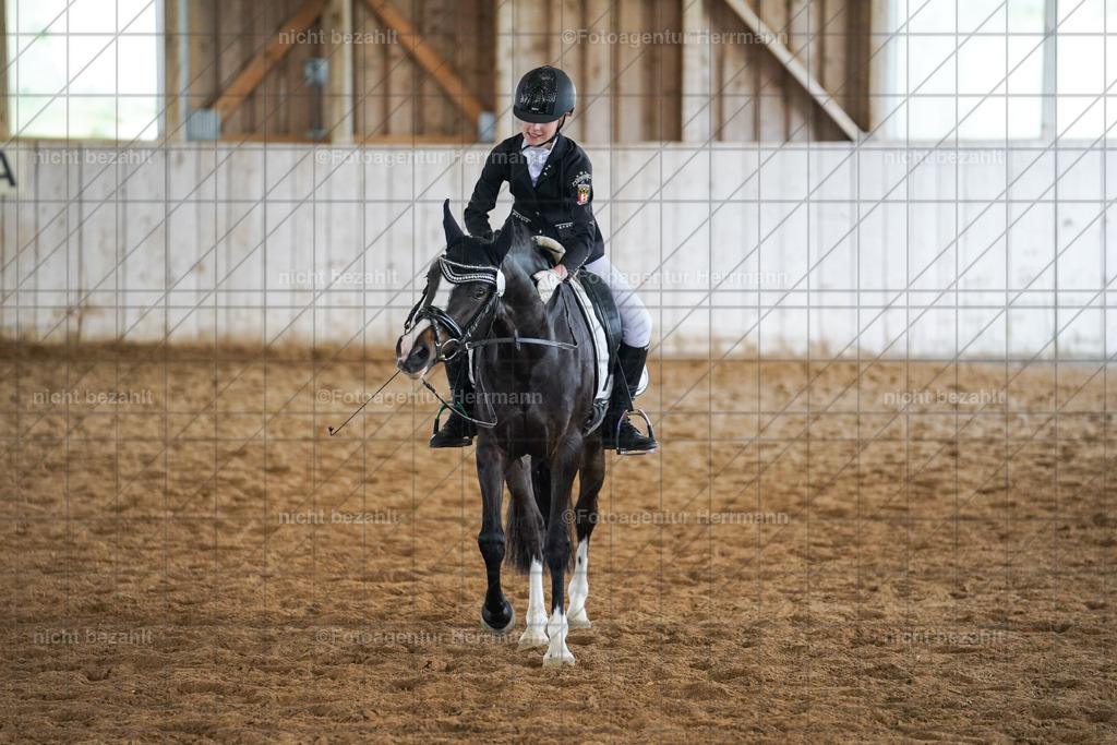 20230520-FAH05436 | Frühjahrsturnier, Landsberg am Lech, 2023, Reitclub Landsberg, Turnierbilder, Fotos Turnier Landsberg, Fotoagentur Herrmann, Turnierfotografen Bayern, Reitsport Fotograf, Pferde Fotograf