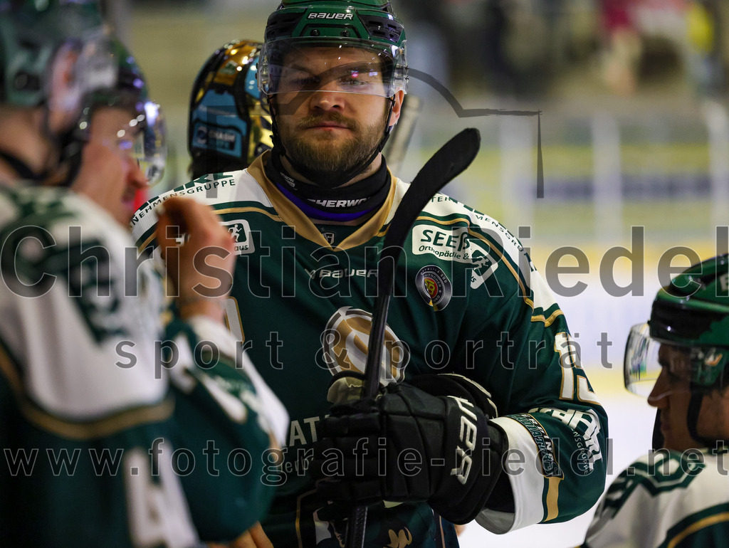 2026-02-15_086_TSV_Erding_gegen_EC_Peiting | Erding, Deutschland, 15.02.2026:Eishockey, Oberliga Süd 2025 / 2026, 47. Spieltag, TSV Erding gegen EC Peiting, Endergebnis: 4:5Elias Maier (Erding Gladiators, #15)Foto: Christian Riedel / fotografie-riedel.net