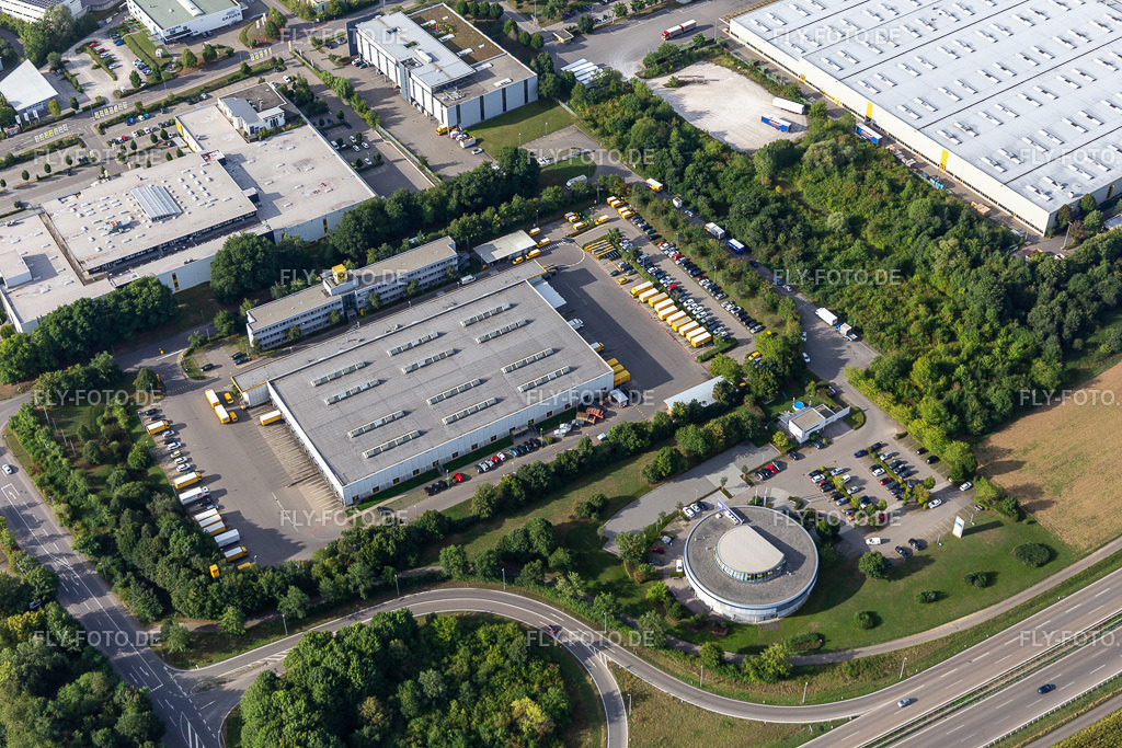 Gebäudekomplex Briefzentrum der Deutschen Post | Luftbild: Gebäudekomplex Briefzentrum der Deutschen Post im Ortsteil Jettenburg in Kusterdingen im Bundesland Baden-Württemberg in Deutschland. Foto: IMG_008642.jpg vom 27.08.2020 durch Werner Riehm/FLY-FOTO.de - Realisiert mit Pictrs.com