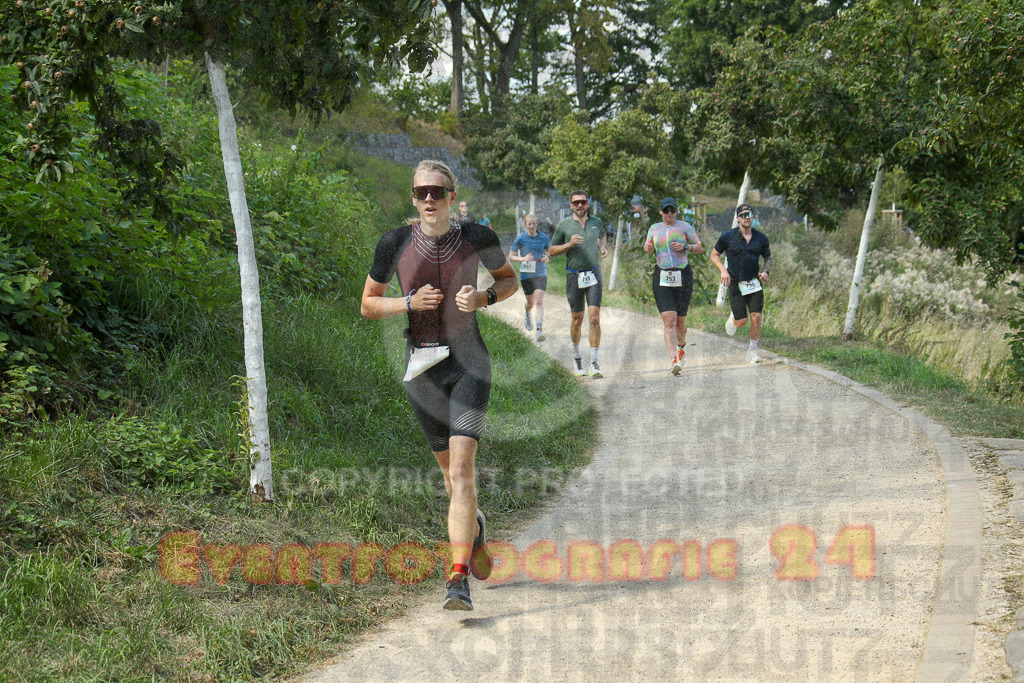 250824_1441_EX1_7141 | Sportfotografie im Rhein-Sieg Kreis, Köln, Bonn, NRW, Rheinland Pfalz, Hessen, etc. Unser Tätigkeitsfeld umfasst den Laufsport vom Volkslauf über den Marathon, Duathlon, Triathon bis zum Ultralauf wie Kölnpfad Ultra oder Schindertrail.