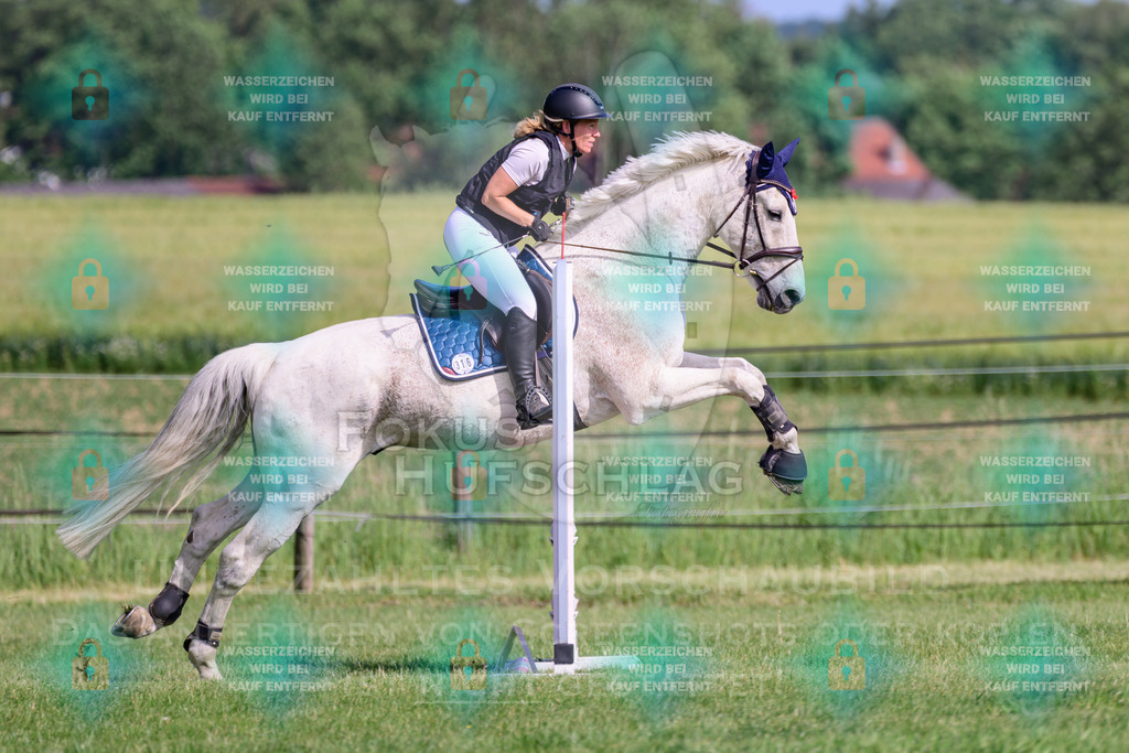 30052026-Forstinning-Prfg20-0122 | Fokus Hufschlag Fotografie - Realisiert mit Pictrs.com
