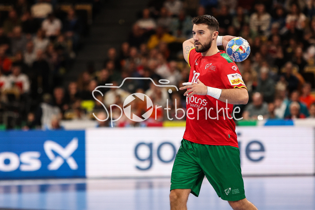 Portugal - Griechenland | Miguel MARTINS (POR #10) am Ball / Freisteller / Einzelfoto