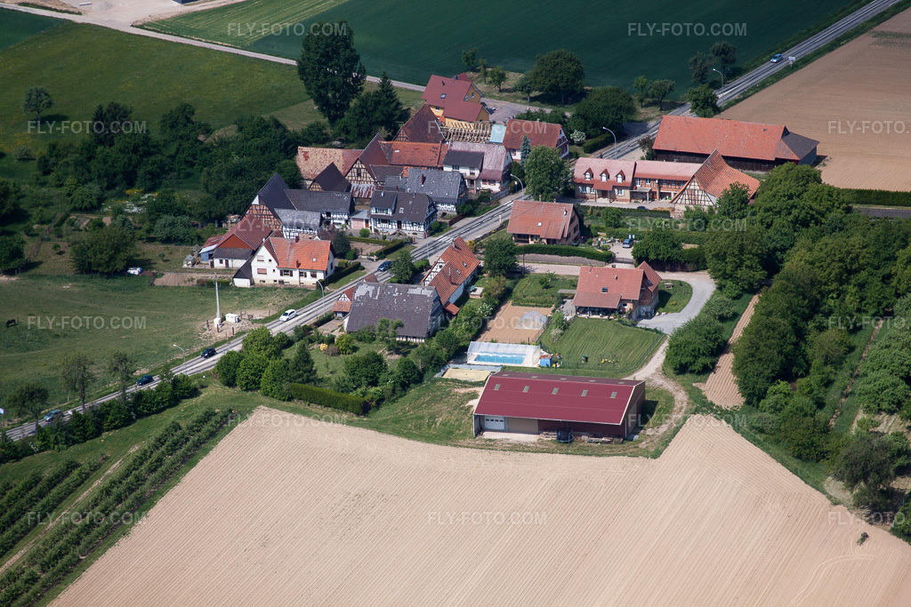 Aerial view: View of the town in Seebach in the state Bas-Rhin, France.Photo: IMG_40982(40961).jpg taken on 05/08/2011 by Werner Riehm/FLY-FOTO.comResolution of the original: 4752 x 3168 px