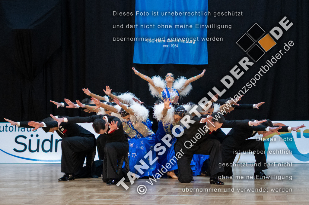 20250118-11105 | Hier finden Sie Tanz Bilder vom Latein und Standard Formationen tanzen. Sportbilder vom Tanzsport. Schöne Fotos und von Weltmeisterschaft, Europameisterschaft, Bundesliga, Regionalliga, Oberliga und Landesliga sowie von GOC Stuttgart, DanceComp, WM Bremen