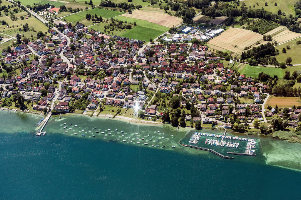 dr__0018945.jpg | DINGELSDORF 04.07.2017 Ortskern am Uferbereich des Bodensee in Dingelsdorf im Bundesland Baden-Württemberg, Deutschland. // Village on the banks of the area Lake Constance in Dingelsdorf in the state Baden-Wuerttemberg, Germany. Foto: Daniel Reiter