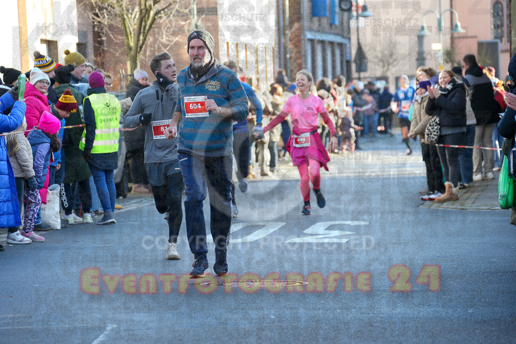 241201_1227_EX1_2180 | Sportfotografie im Rhein-Sieg Kreis, Köln, Bonn, NRW, Rheinland Pfalz, Hessen, etc. Unser Tätigkeitsfeld umfasst den Laufsport vom Volkslauf über den Marathon, Duathlon, Triathon bis zum Ultralauf wie Kölnpfad Ultra oder Schindertrail.