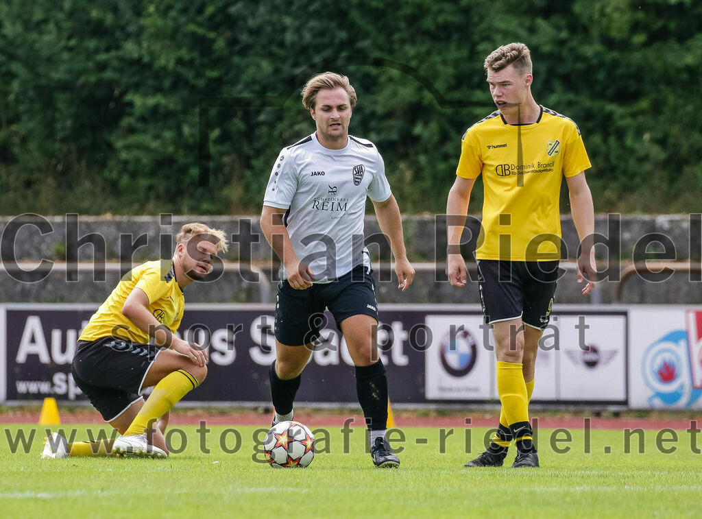 2023-07-23_036_SV_Anzing_gegen_SC_Kirchasch | Anzing, Deutschland, 23.07.2023:
Fußball, Kreisliga 2023 / 2024, Testspiel, SV Anzing gegen SC Kirchasch, Endergebnis: 5:1

Thomas Angermaier (SC Kirchasch, #17), Andreas Hetzel (SV Anzing, #11), Markus Zollner (SC Kirchasch, #9)

Foto: Christian Riedel / fotografie-riedel.net
