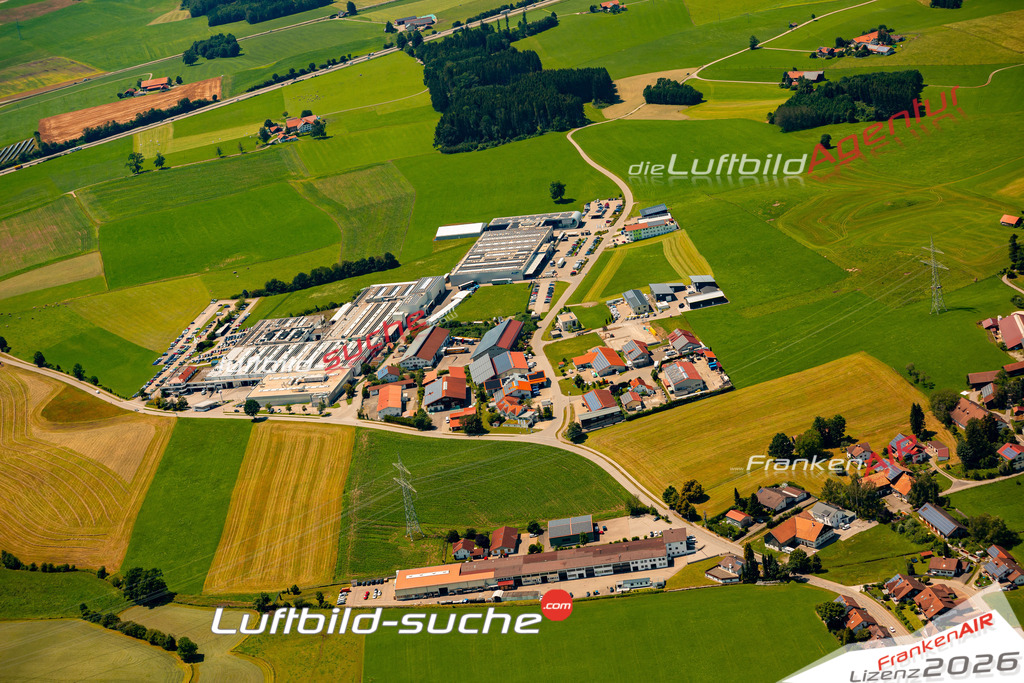 Das Luftbild zeigt :  Haldenwang - Die Luftaufnahme wurde 2024 vom UL-Flugzeug aus erstellt ( keine Drohne ) - Hochauflösende Luftaufnahme - Für grossformatige Ausdrucke geeignet. Die Geschenkidee !Mit Lizenz und Bildrechte bestellbar