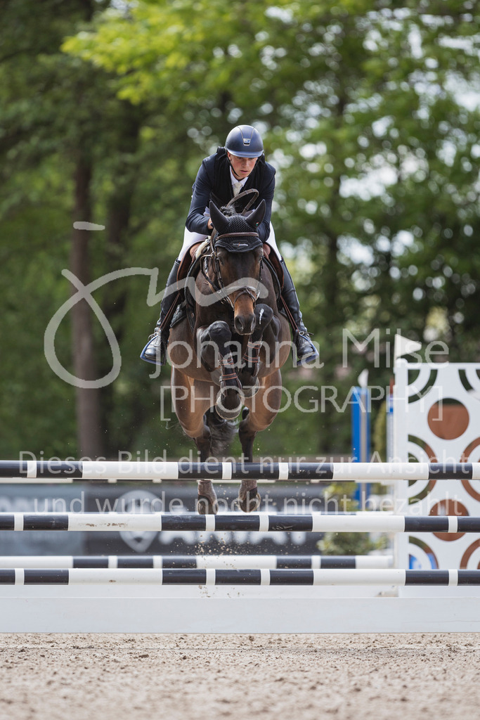 250506_Mühlen_SprPf-L1-361 | Deine schönsten Turniermomente als professionelle Fotos! Entdecke hochwertige Pferdesport-Fotografie im Online-Shop. Jetzt Fotos finden & bestellen!