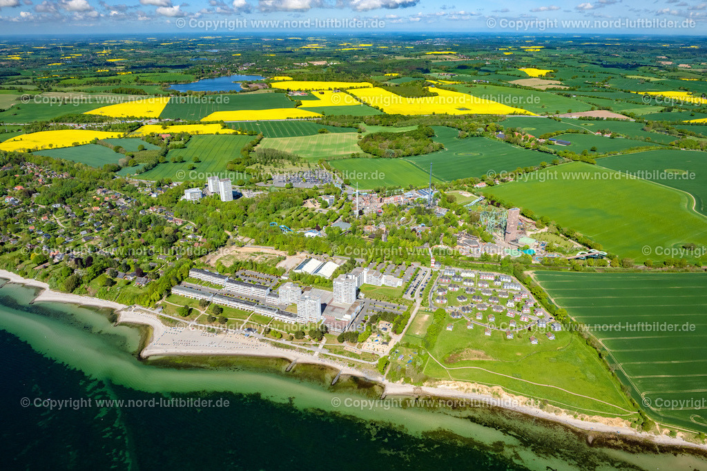 Sierksdorf_ELS_4213150522 | SIERKSDORF 15.05.2022 Ortsansicht am Meeres- Küstenbereich der Ostsee in Sierksdorf im Bundesland Schleswig-Holstein. // Village on marine coastal area of Baltic Sea in Sierksdorf in the state Schleswig-Holstein. Foto: Martin Elsen