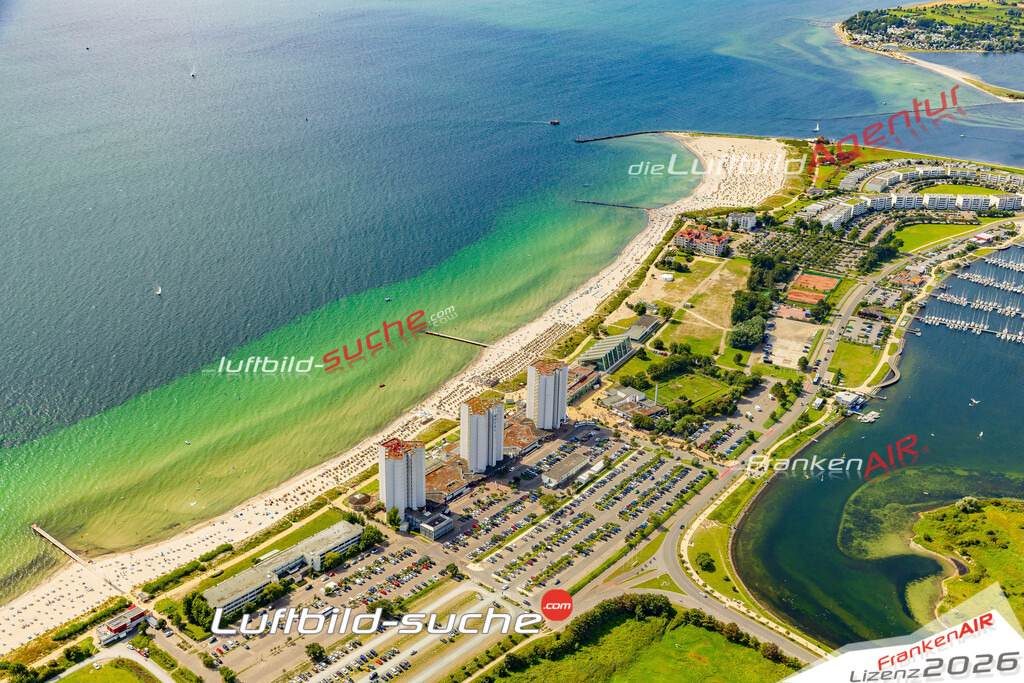 Südstrand Hotel am Strand Fehmarn Bild- Das Luftbild wurde 2025 vom UL-Flugzeug heraus erstellt ( keine Drohne bzw. Drohnenaufnahme ) - Hochauflösende Luftaufnahme -Nicht vergleichbar mit Google Maps oder Satelittenbilder- Die Geschenkidee !Mit Lizenz und Bildrechte bestellbar - CC