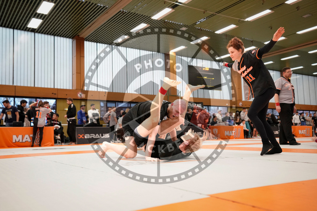 20231125PBB6803 | Fighters compete during the Grappling Industries Jiu-jitsu Championship in Berlin, Germany, on November 25, 2023.
