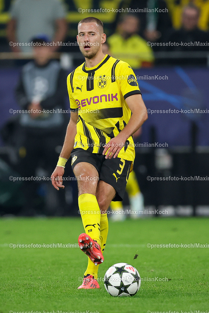 BVB01102402163 | 01.10.2024, Fußball, UEFA Champions League, Borussia Dortmund - Celtic Glasgow, 2. Spieltag, Signal Iduna Park, Saison 2024 2025: Waldemar Anton (BVB #3)