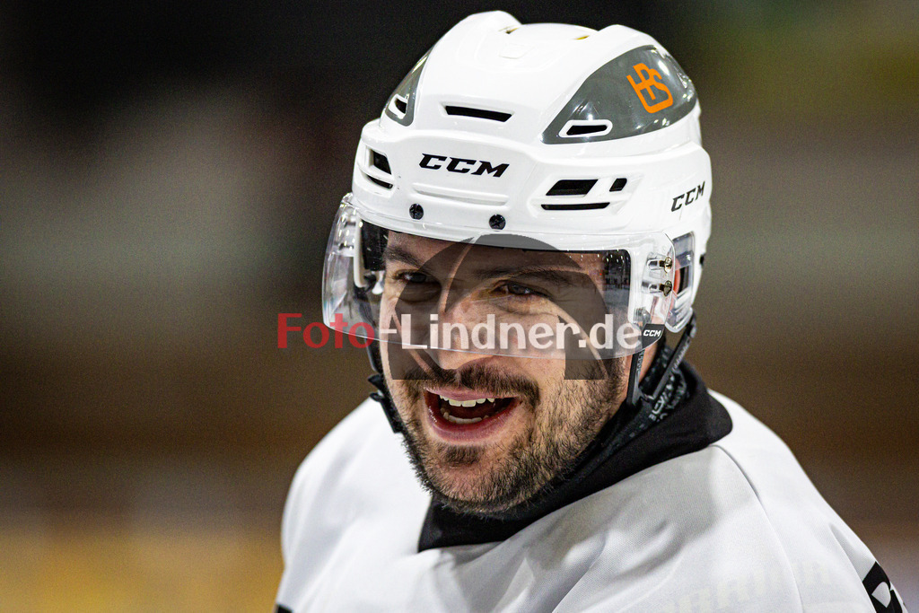 SC Forst NATURE BOYS gegen ESC Hassfurt HAWKS | Eishockey Landesliga Herren Playoffs 2024/25 - Spiel 2 von 4, SC Forst NATURE BOYS gegen ESC Hassfurt HAWKS, 20250222,Matthias MÜLLER (Nature Boyz 19) Portrait,2025-02-22 in Peißenberg (Eisstadion Peißenberg)Matthias MÜLLER (Nature Boyz 19)Copyright: WolfgangxLindner foto-lindner.de