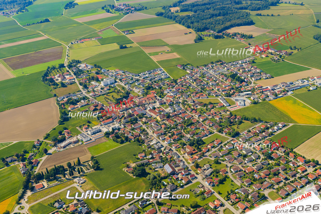 Schrägluftbild  Hartkirchen  Pocking - Das Luftbild wurde 2025 vom UL-Flugzeug heraus erstellt ( keine Drohne ) - Hochauflösende Luftaufnahme -Nicht vergleichbar mit Google Maps oder Satelittenbilder- Die Geschenkidee !Mit Lizenz und Bildrechte bestellbar